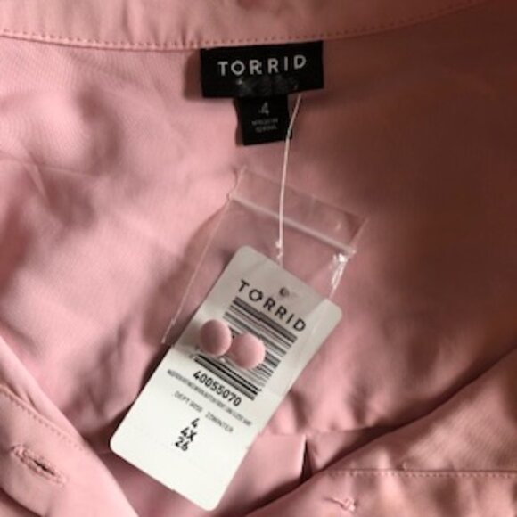 Torrid NWT Classic Office Pink Blouse Long Sleeve Covered Buttons Plus 4X - Picture 3 of 6